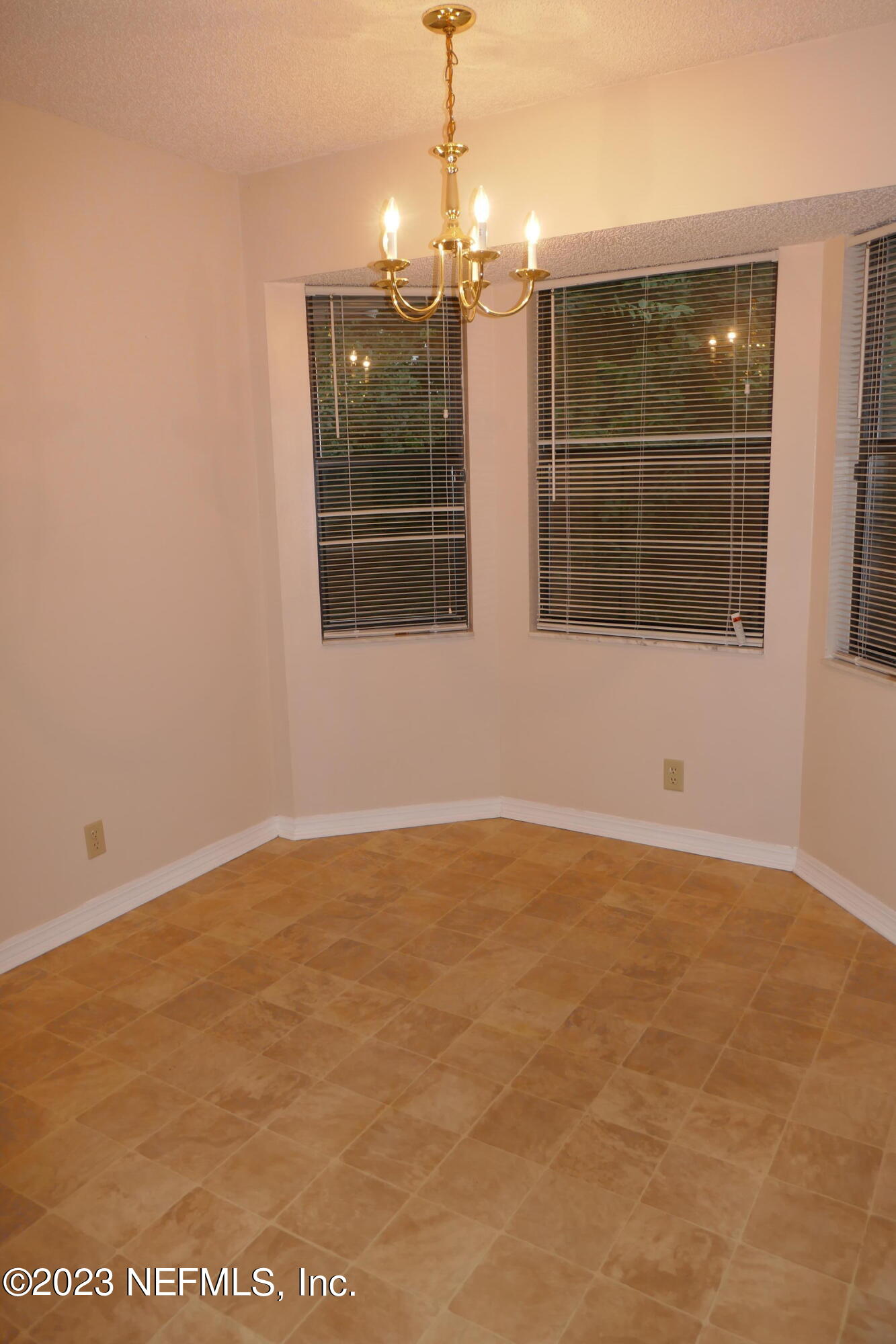 8131 Fort Caroline Road Jacksonville, FL 32277 - Photo 15 of 29 Breakfast nook