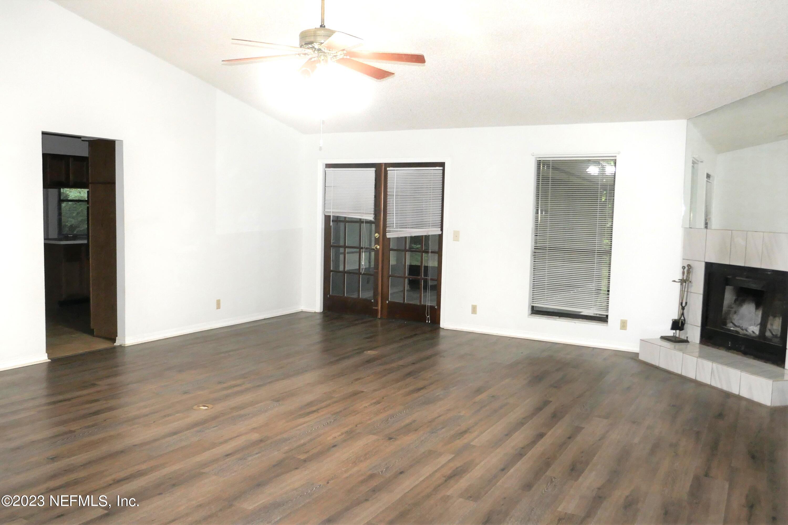 8131 Fort Caroline Road Jacksonville, FL 32277 - Photo 4 of 29 Great room