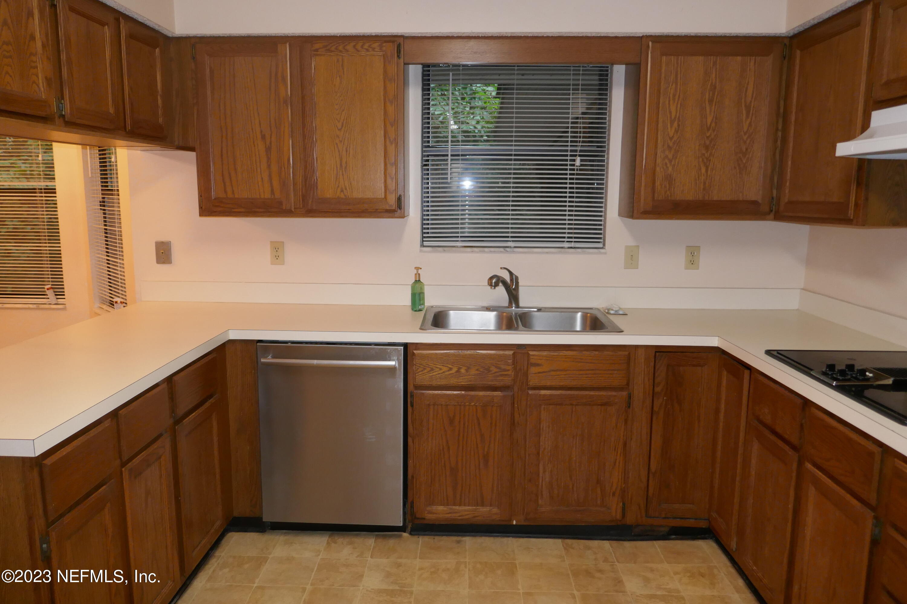 8131 Fort Caroline Road Jacksonville, FL 32277 - Photo 10 of 29 Kitchen