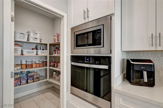 $824,990 | 446 Winter Dove Avenue, Henderson, NV 89011