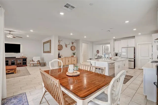 $824,990 | 446 Winter Dove Avenue, Henderson, NV 89011