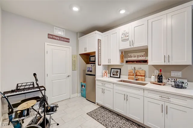 $824,990 | 446 Winter Dove Avenue, Henderson, NV 89011