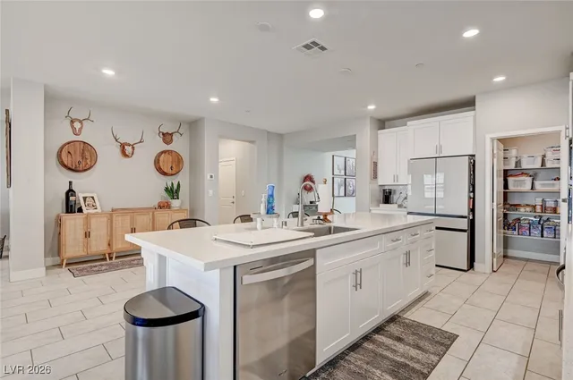 $824,990 | 446 Winter Dove Avenue, Henderson, NV 89011