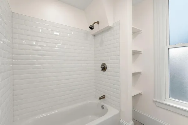 $3,200 | 10 King Street, Unit 2, Boston, MA 02122