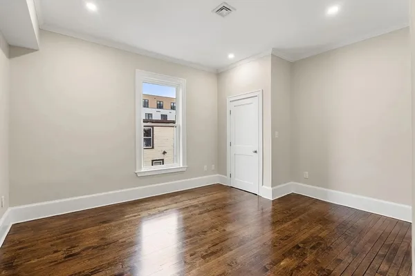 $3,200 | 10 King Street, Unit 2, Boston, MA 02122