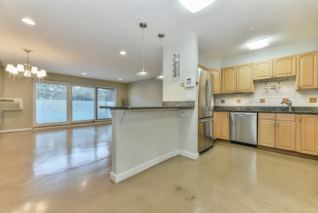 383 Langley Road, Unit 1 Newton, MA 02459 - Photo 7 of 18