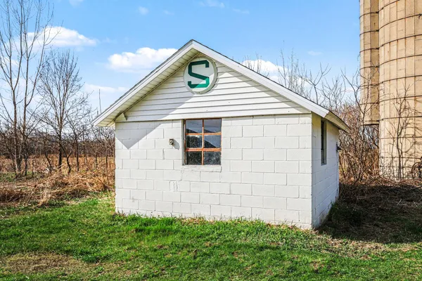 $250,000 | 5284 East Territorial Road, Pleasant Lake, MI 49272