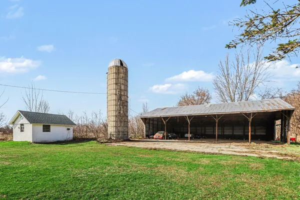 $250,000 | 5284 East Territorial Road, Pleasant Lake, MI 49272