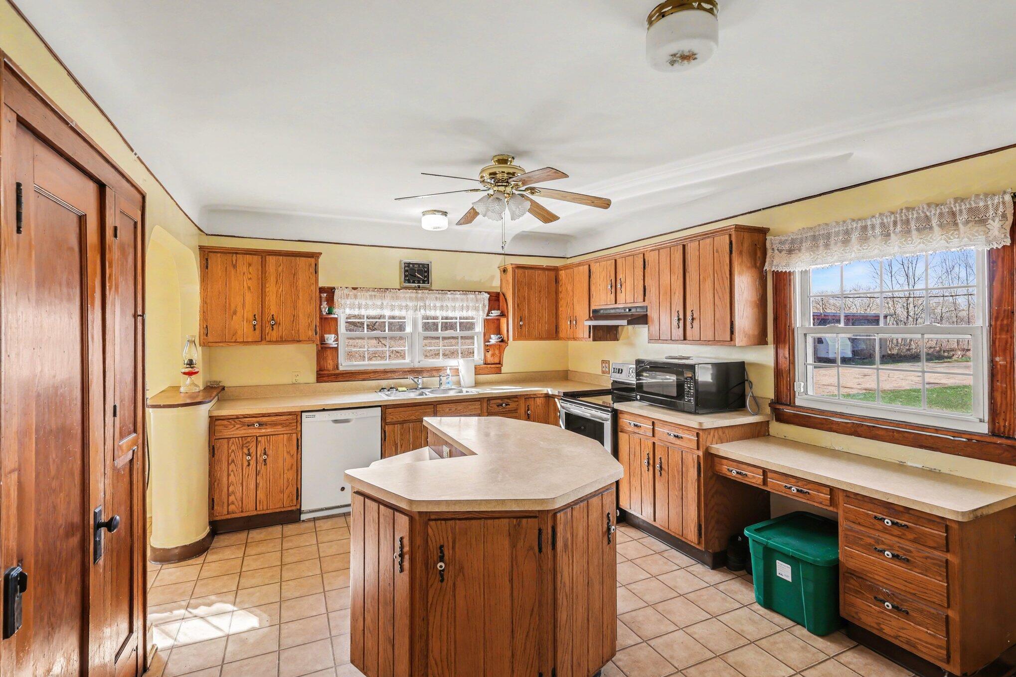 5284 East Territorial Road Pleasant Lake, MI 49272 - Photo 36 of 38 022_file_9424