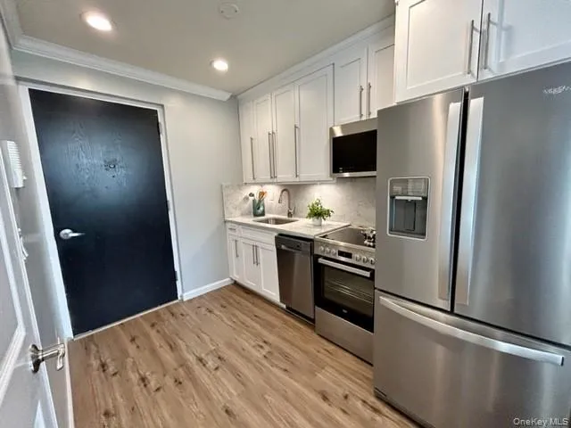 $2,170 | 265 East Main Street, Unit 384, East Islip, NY 11730