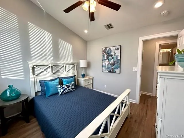 $2,170 | 265 East Main Street, Unit 384, East Islip, NY 11730