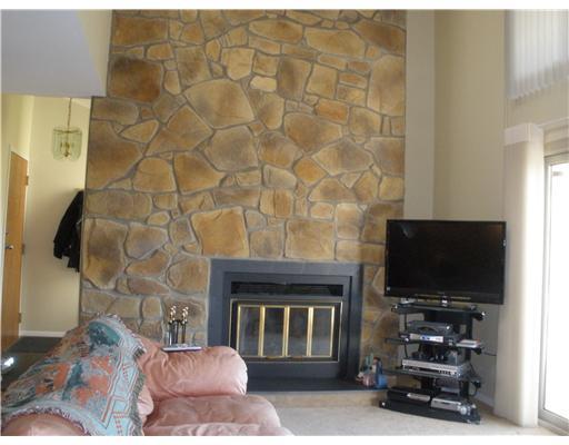 1907 Kenzie Road Pittsburgh, PA 15205 - Photo 5 of 13 Living Room.