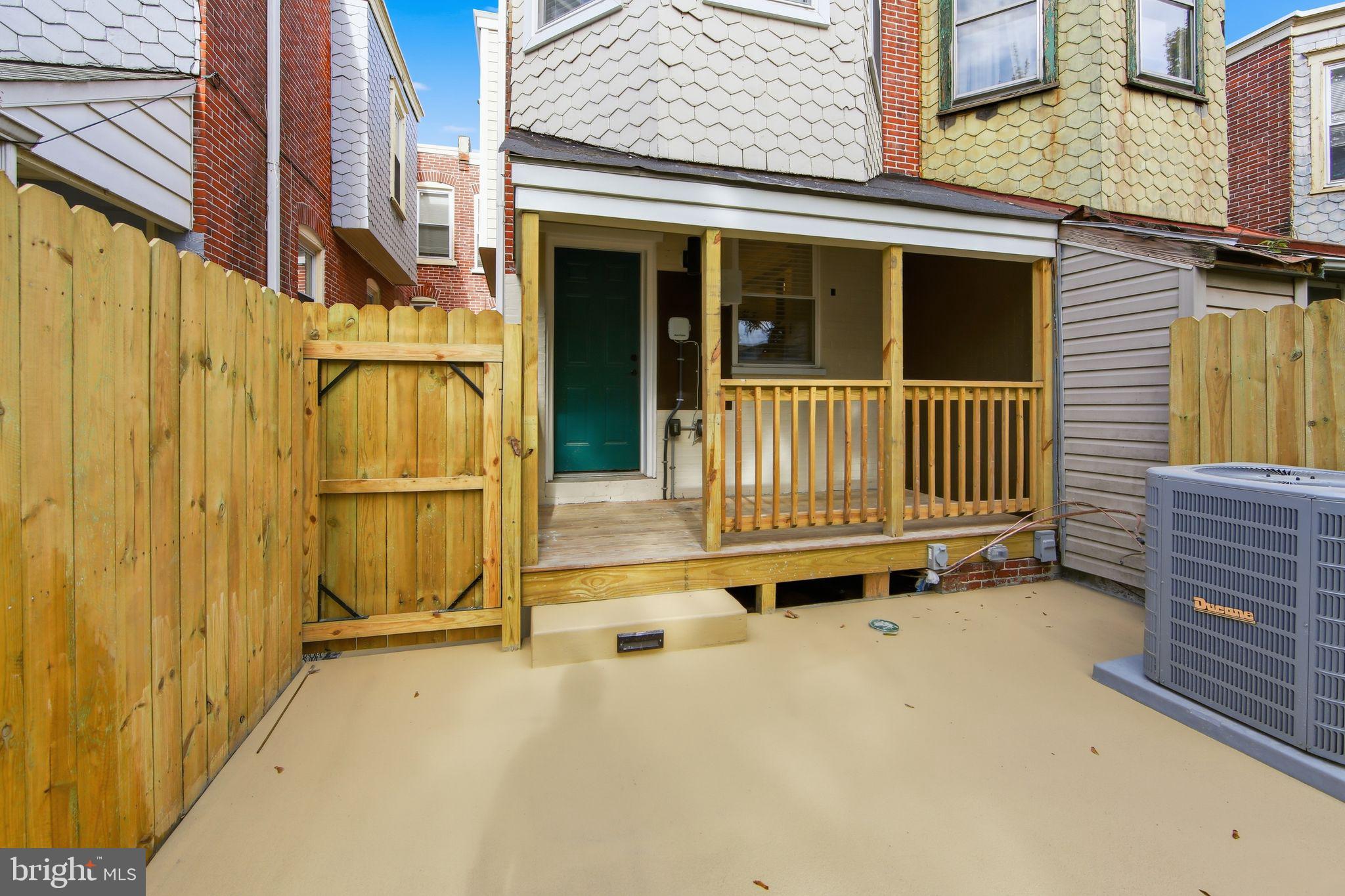 508 Taylor Street Wilmington, DE 19801 - Photo 15 of 46 a view of a house with a fence