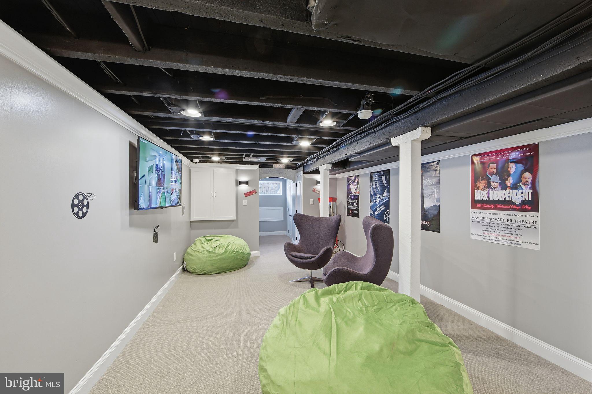508 Taylor Street Wilmington, DE 19801 - Photo 18 of 46 a room with lots of gym equipment