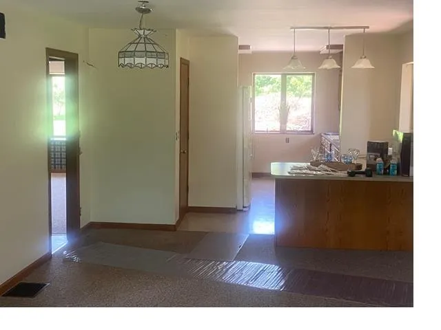 $2,600 | 2645 South River Road, West Lafayette, IN 47906