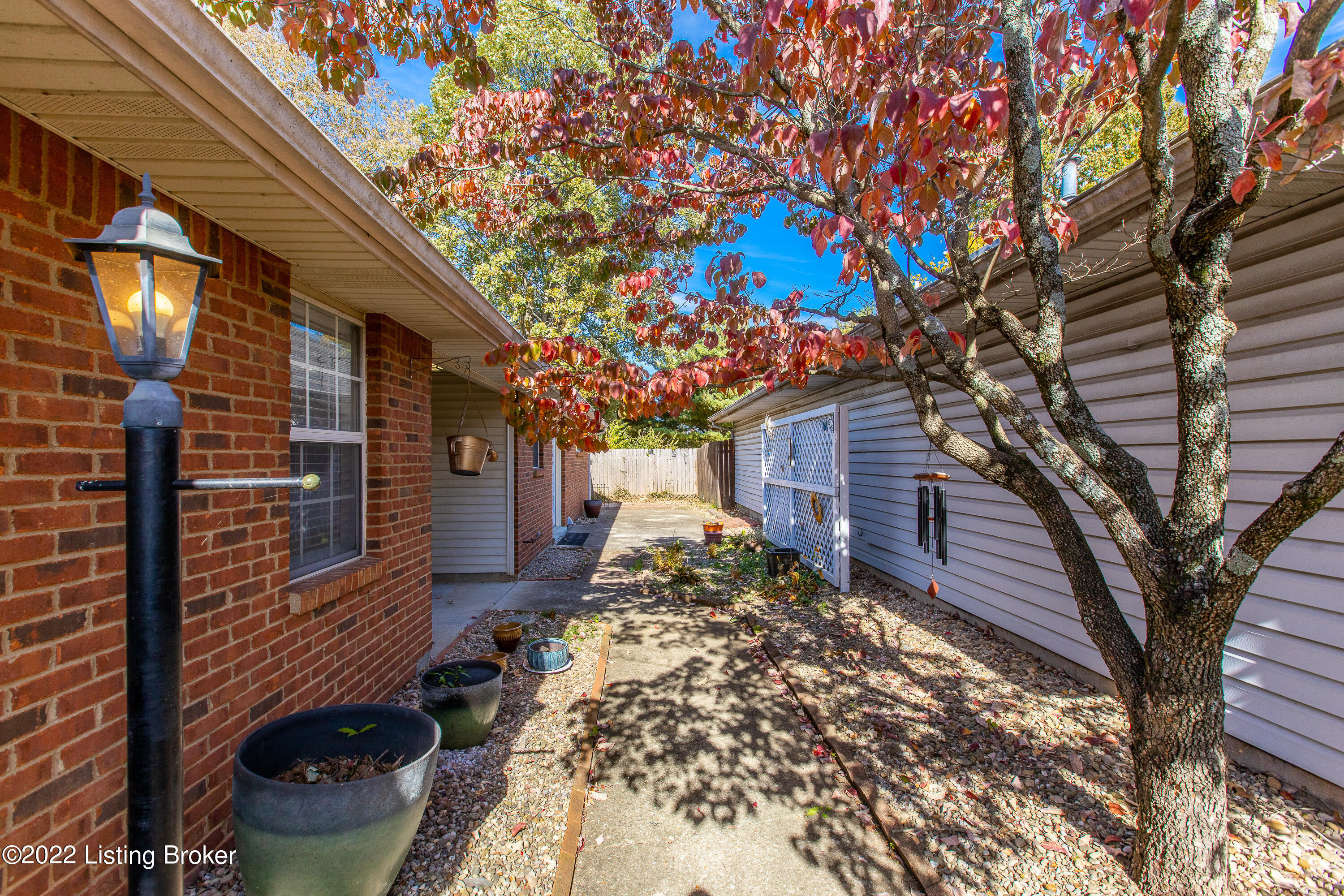 363 Retrac Road Lexington, KY 40503 - Photo 3 of 38 1-3