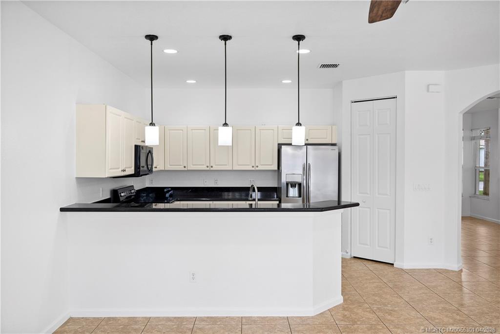 2736 Southwest Butterfly Lane Palm City, FL 34990 - Photo 11 of 34