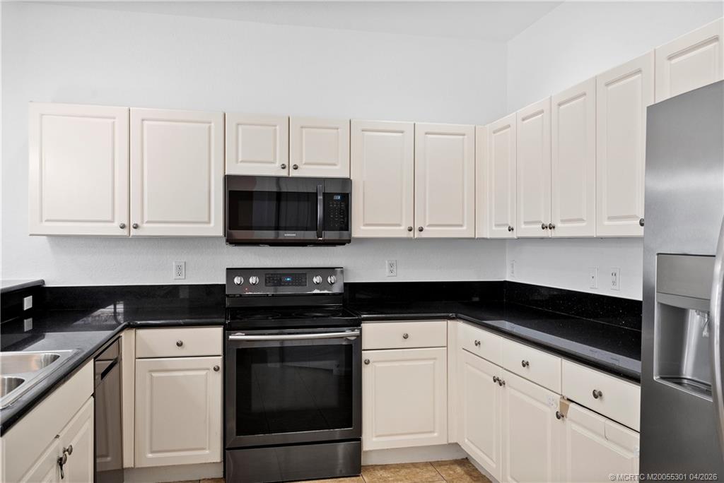2736 Southwest Butterfly Lane Palm City, FL 34990 - Photo 12 of 34