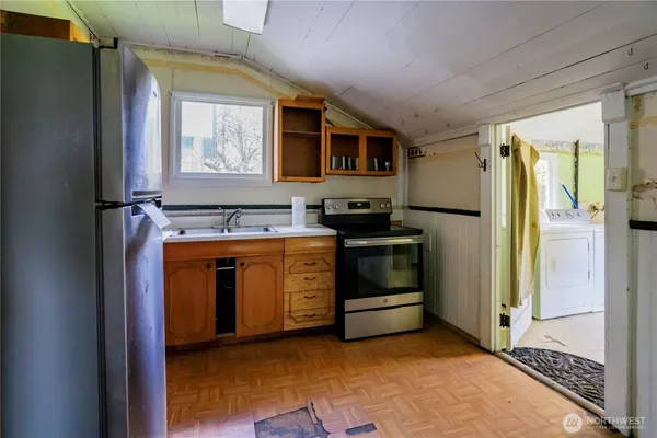 $298,500 | 823 Lacey Street Southeast, Lacey, WA 98503