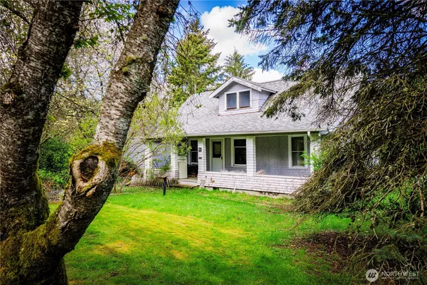 $298,500 | 823 Lacey Street Southeast, Lacey, WA 98503