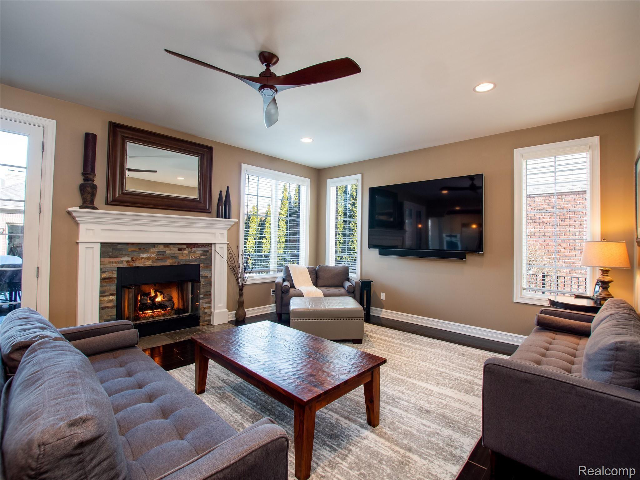 330 Woodward Avenue Rochester, MI 48307 - Photo 10 of 39 330 Woodward-24.jpg