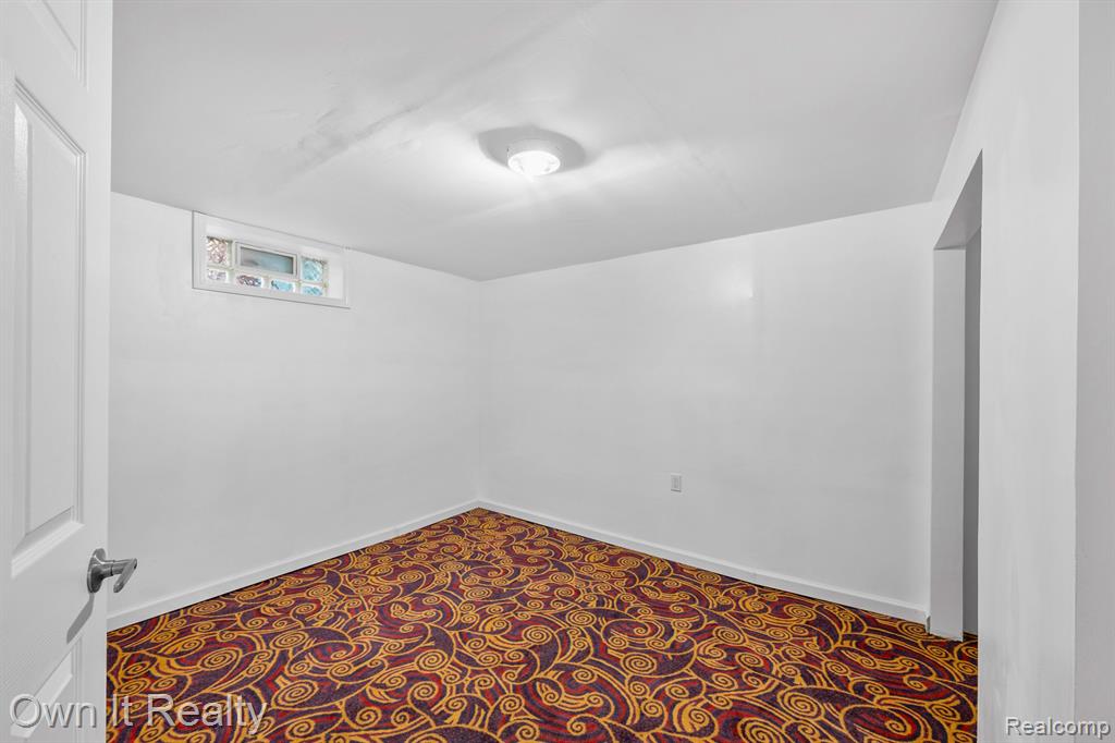 7335 Maple Street Dearborn, MI 48126 - Photo 26 of 34