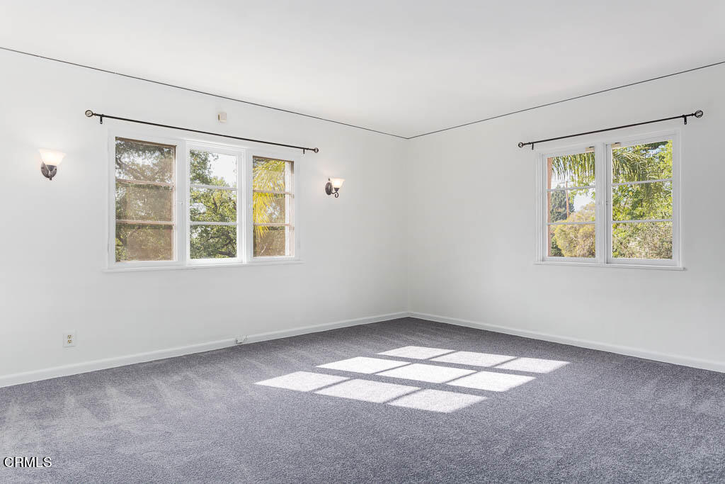 2452 Boulder Road Altadena, CA 91001 - Photo 19 of 33 an empty room with a window