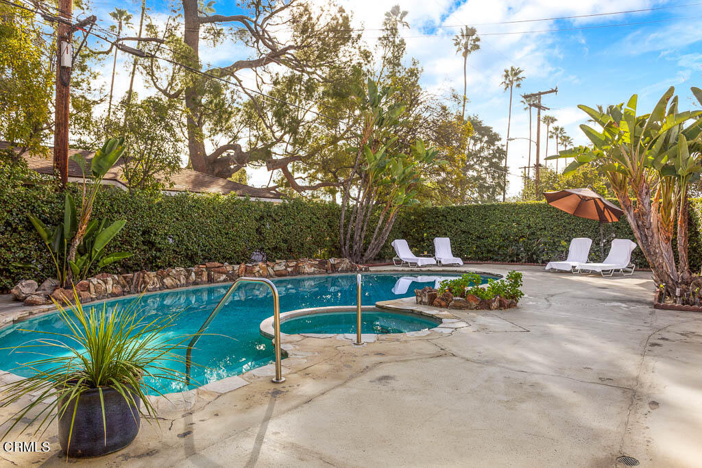 2452 Boulder Road Altadena, CA 91001 - Photo 28 of 33 a view of a park with large trees