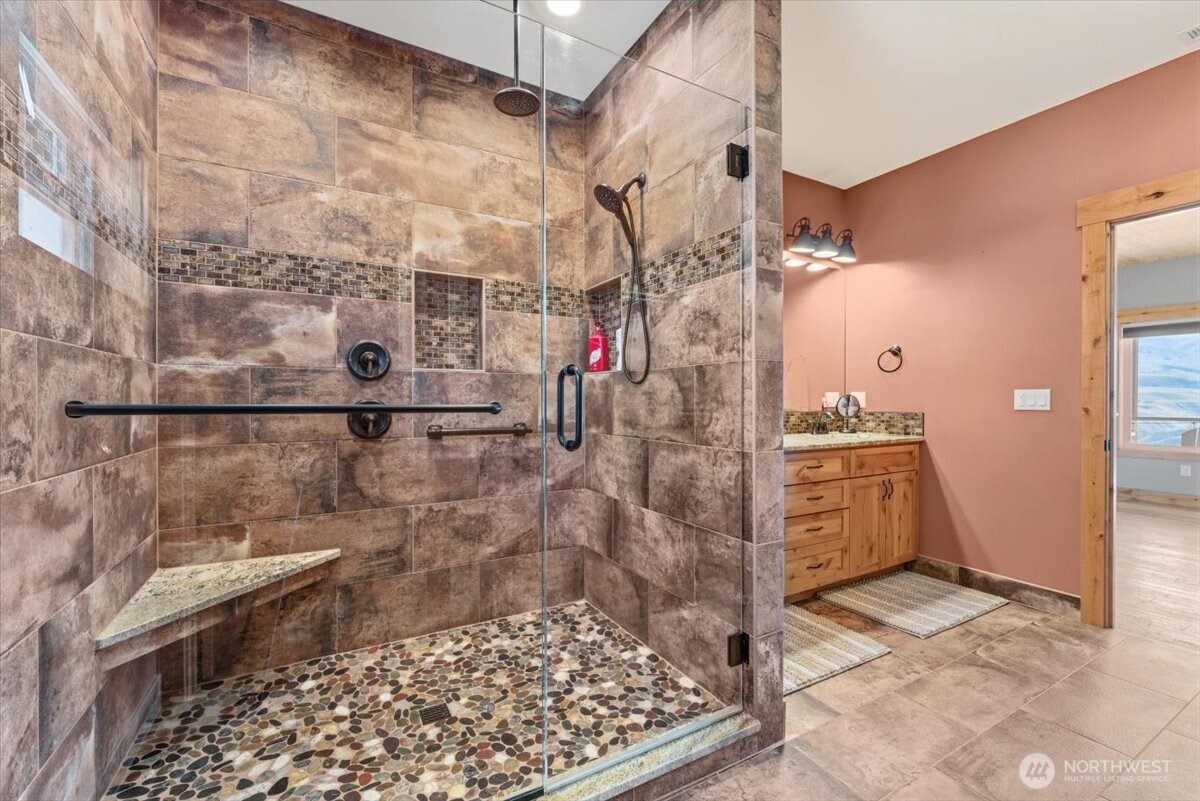 525 Columbia View Road Chelan, WA 98816 - Photo 21 of 40