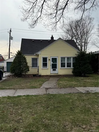 $154,000 | 15834 Stephens Road, Eastpointe, MI 48021