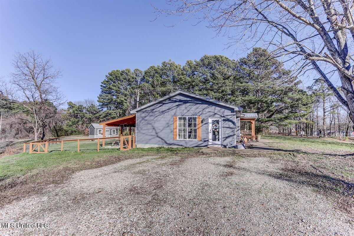 5018 Days Road Lake Cormorant, MS 38641 - Photo 5 of 26 21-IMG_2168_69_70_71_72-1