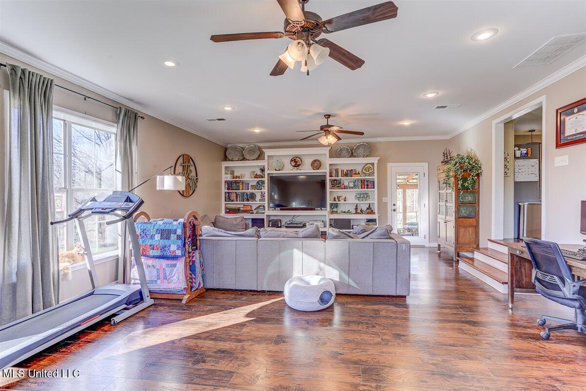 5018 Days Road Lake Cormorant, MS 38641 - Photo 9 of 26 28-IMG_2203_4_5_6_7