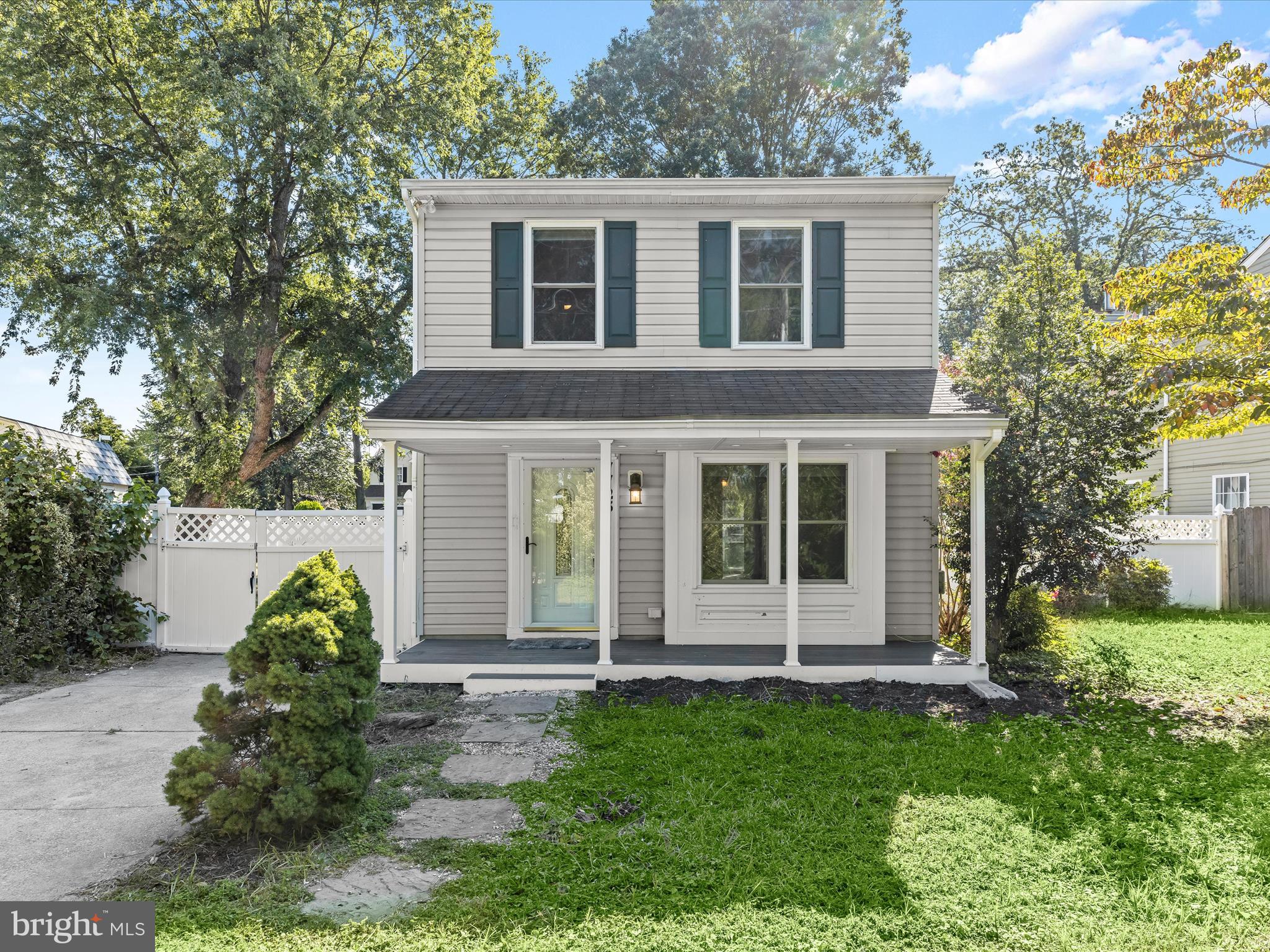 7723 West Shore Road Pasadena, MD 21122 - Photo 1 of 37 Front