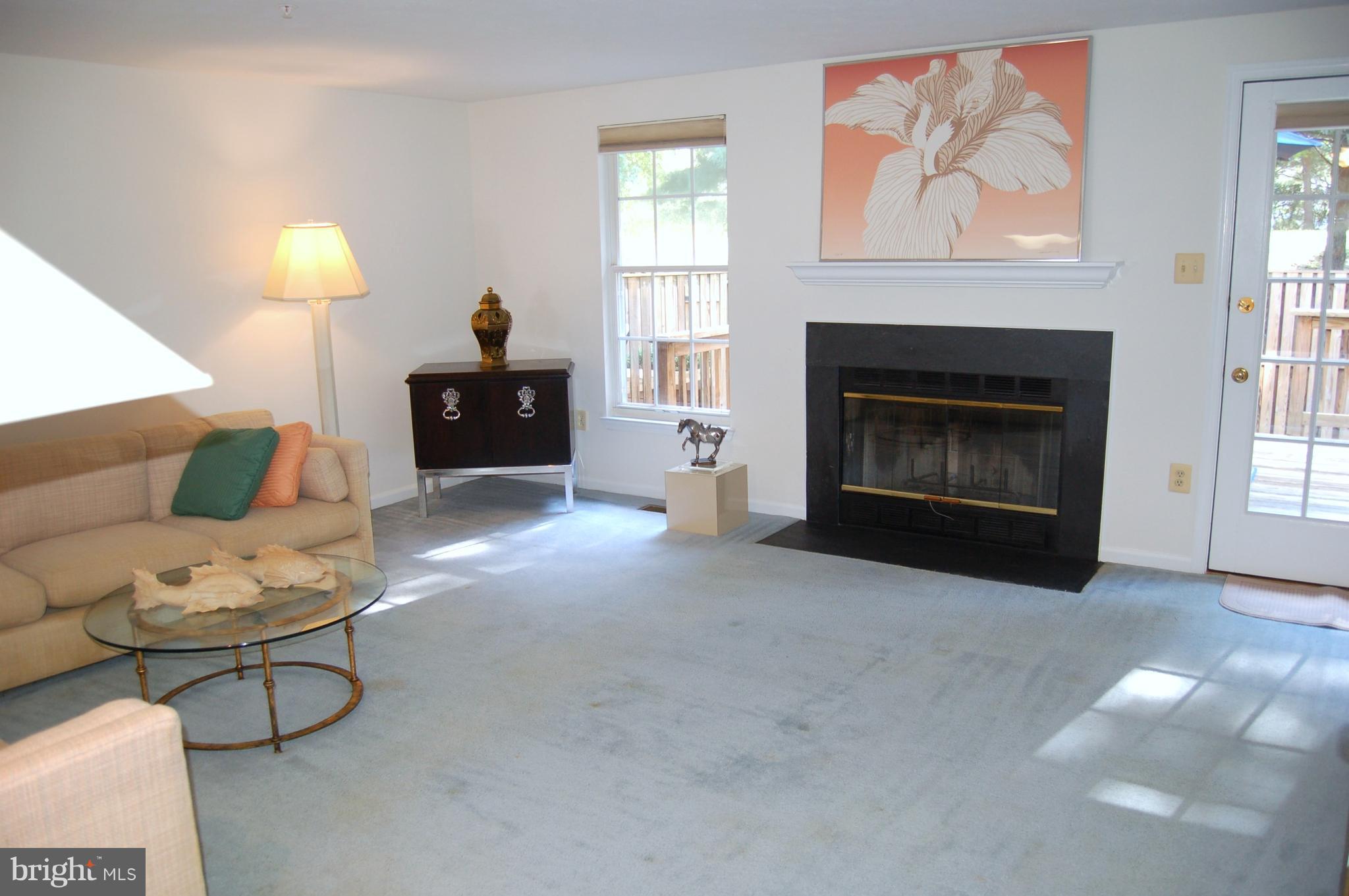 573 Quaker Ridge Court Arnold, MD 21012 - Photo 11 of 36 Living Room