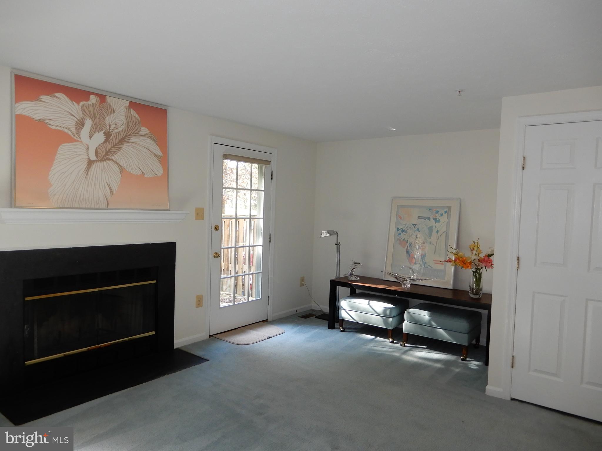 573 Quaker Ridge Court Arnold, MD 21012 - Photo 15 of 36 Living Room