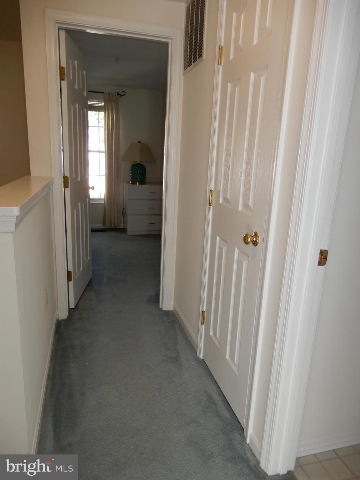 573 Quaker Ridge Court Arnold, MD 21012 - Photo 20 of 36 Upper Level Hallway