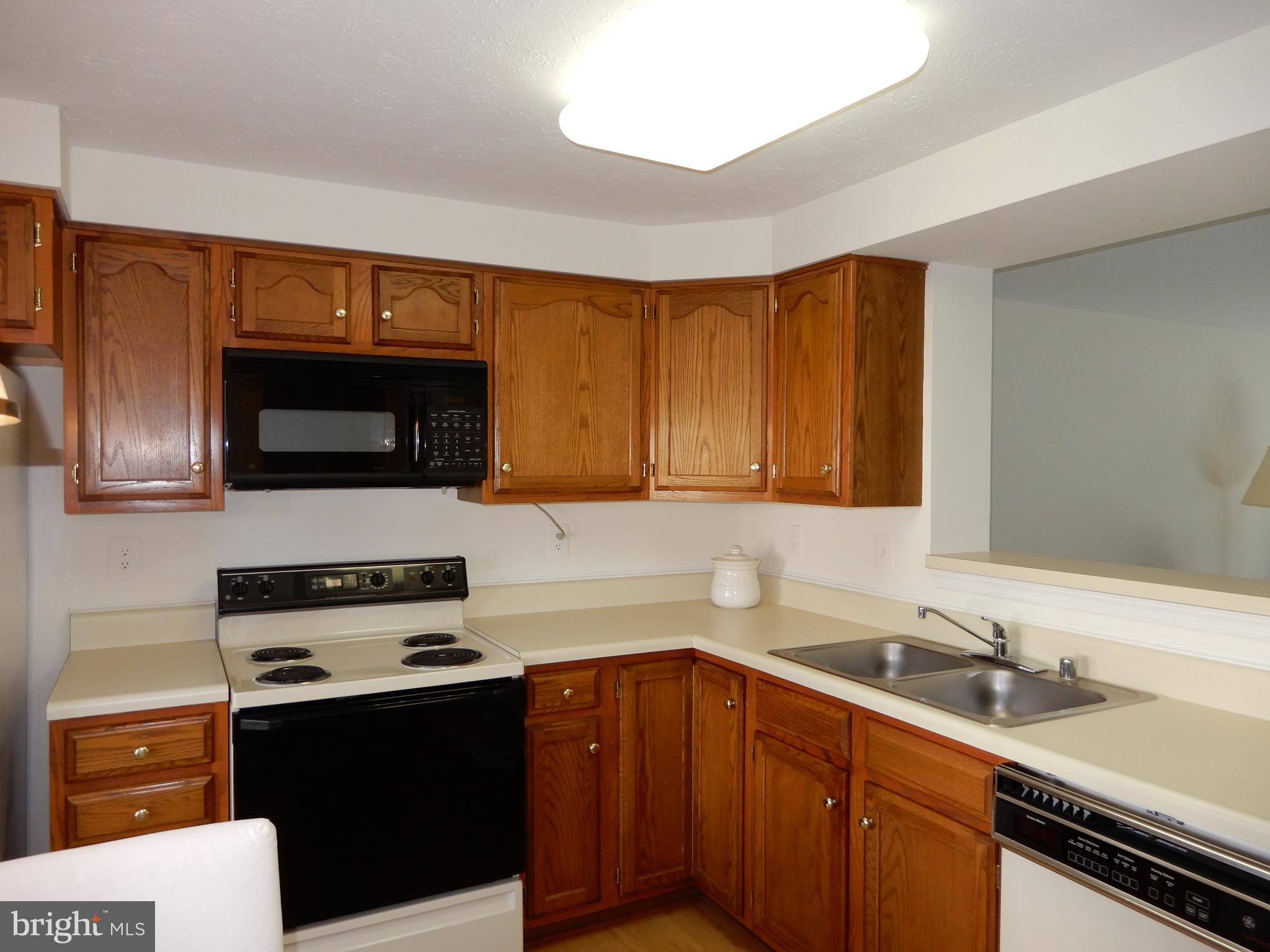 573 Quaker Ridge Court Arnold, MD 21012 - Photo 5 of 36 Kitchen