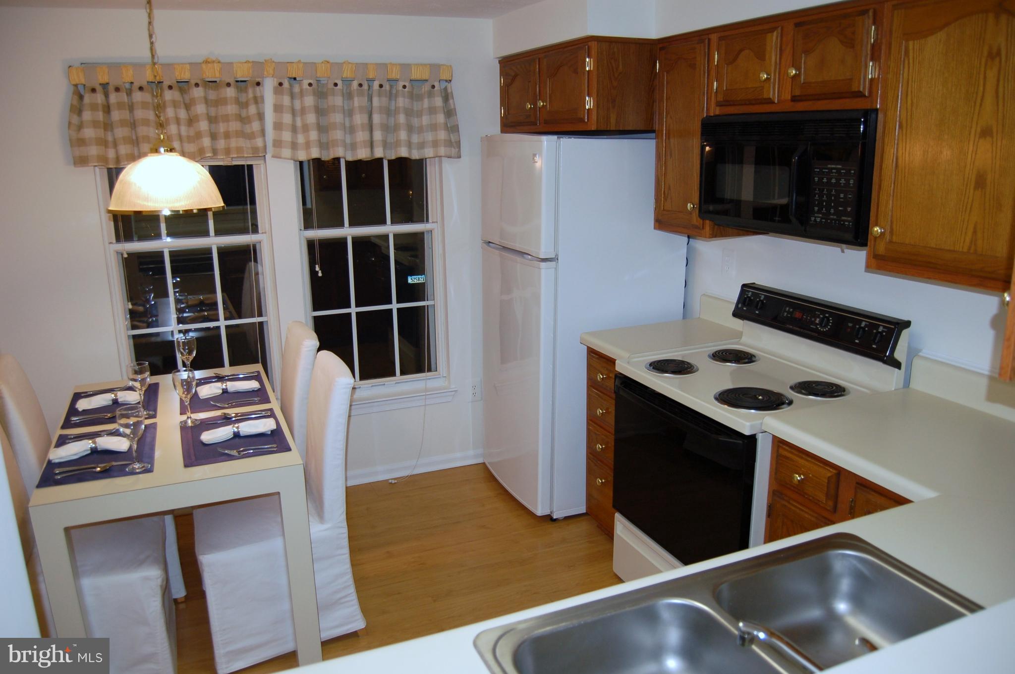573 Quaker Ridge Court Arnold, MD 21012 - Photo 6 of 36 Kitchen