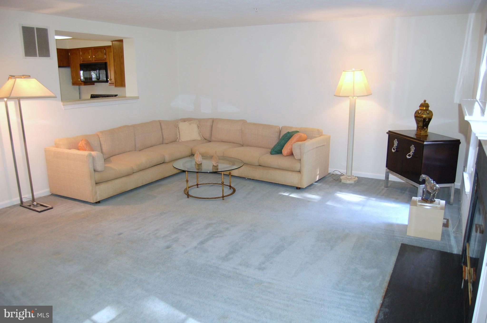 573 Quaker Ridge Court Arnold, MD 21012 - Photo 9 of 36 Living Room