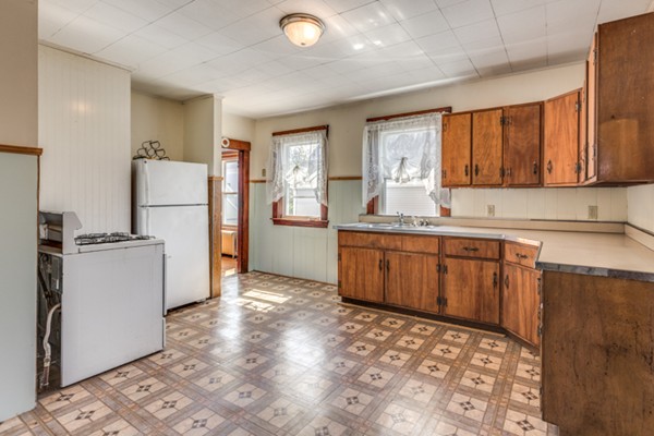 202 R Washington Street Gloucester, MA 01930 - Photo 13 of 24 Gallery Image 13