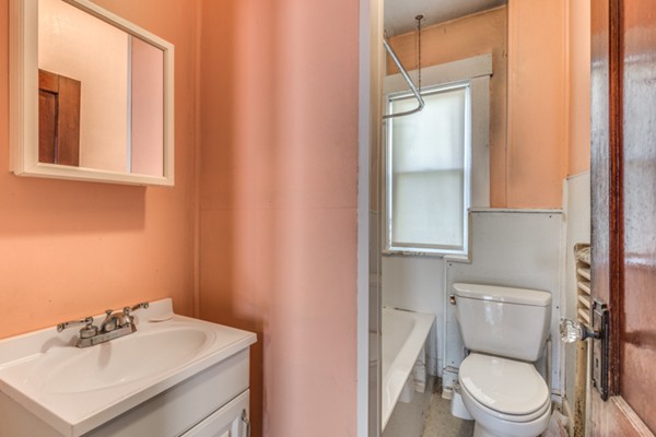 202 R Washington Street Gloucester, MA 01930 - Photo 23 of 24 Gallery Image 23
