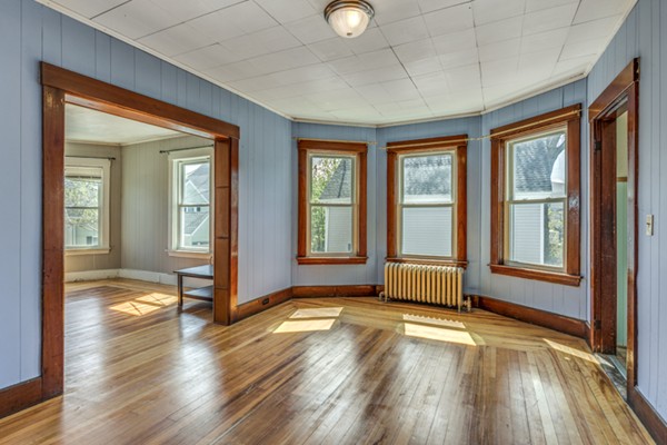 202 R Washington Street Gloucester, MA 01930 - Photo 9 of 24 Gallery Image 9