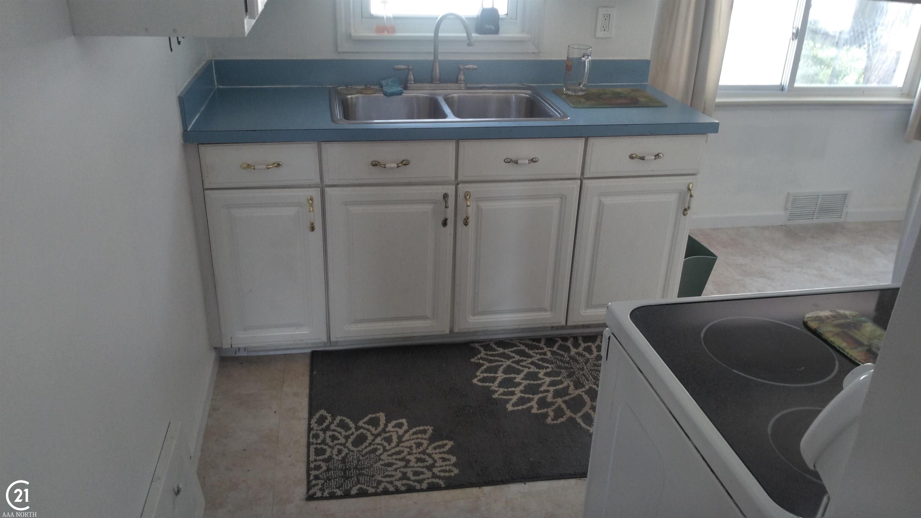 19225 12 Mile Road Roseville, MI 48066 - Photo 7 of 41