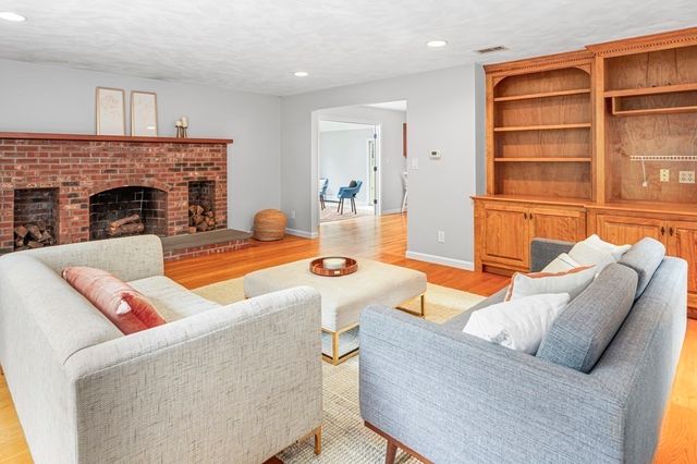 $1,072,000 | 9 Conant Street, Acton, MA 01720
