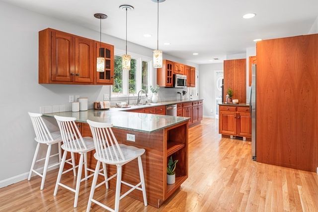 $1,072,000 | 9 Conant Street, Acton, MA 01720