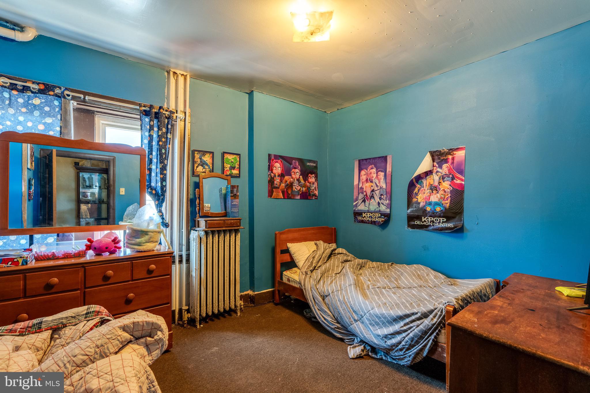 546 Poplar Street Lancaster, PA 17603 - Photo 21 of 29 a bedroom with bed and window