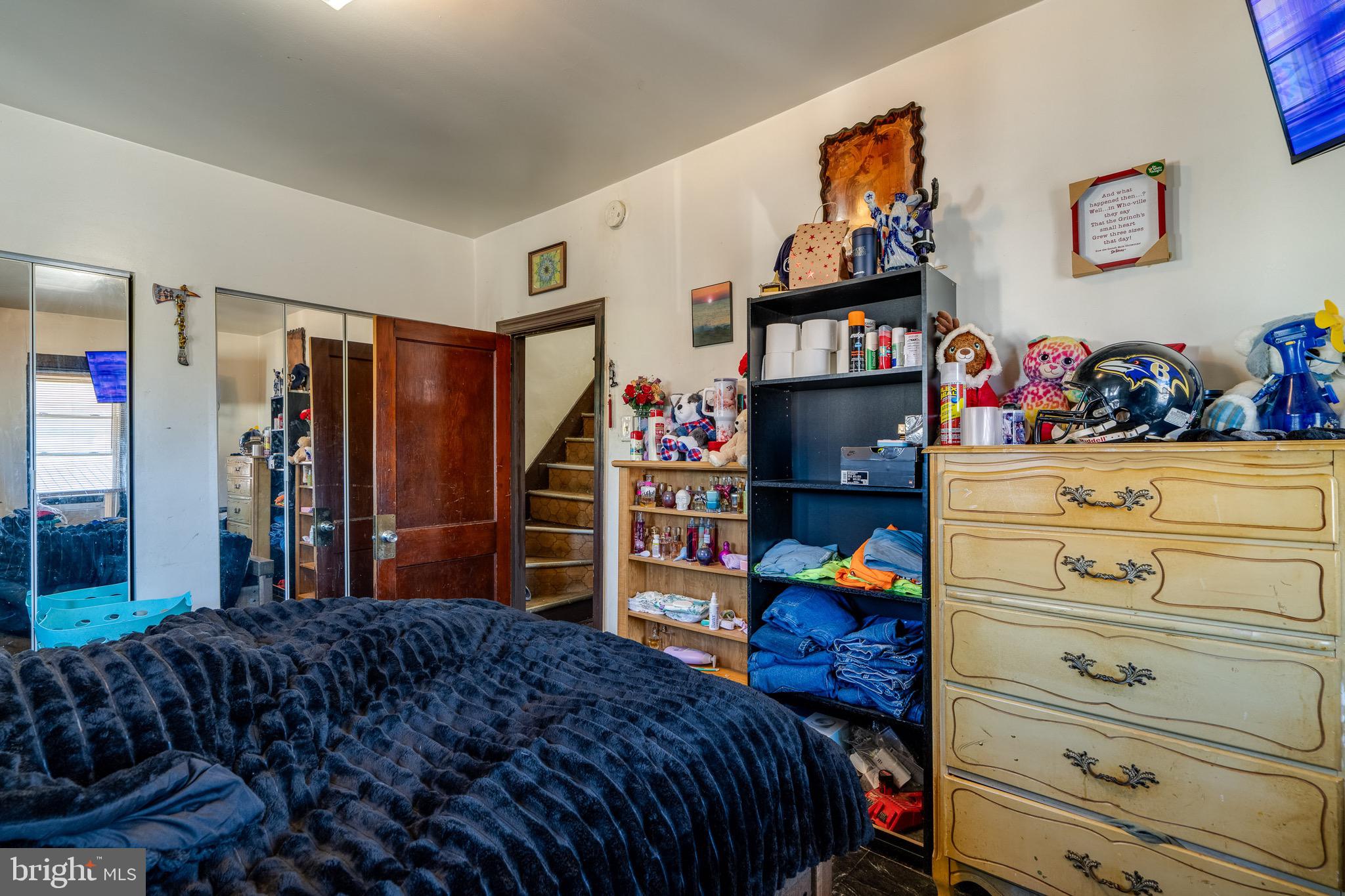 546 Poplar Street Lancaster, PA 17603 - Photo 24 of 29 a bedroom with a bed and closet