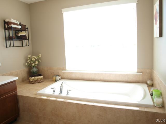 8580 Cascade Road Breinigsville, PA 18031 - Photo 24 of 33 Gallery Image 24