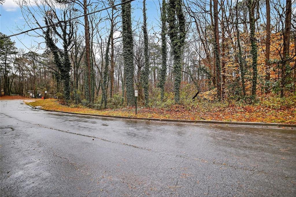 1 Glenview Drive Southwest Atlanta, GA 30331 - Photo 3 of 12