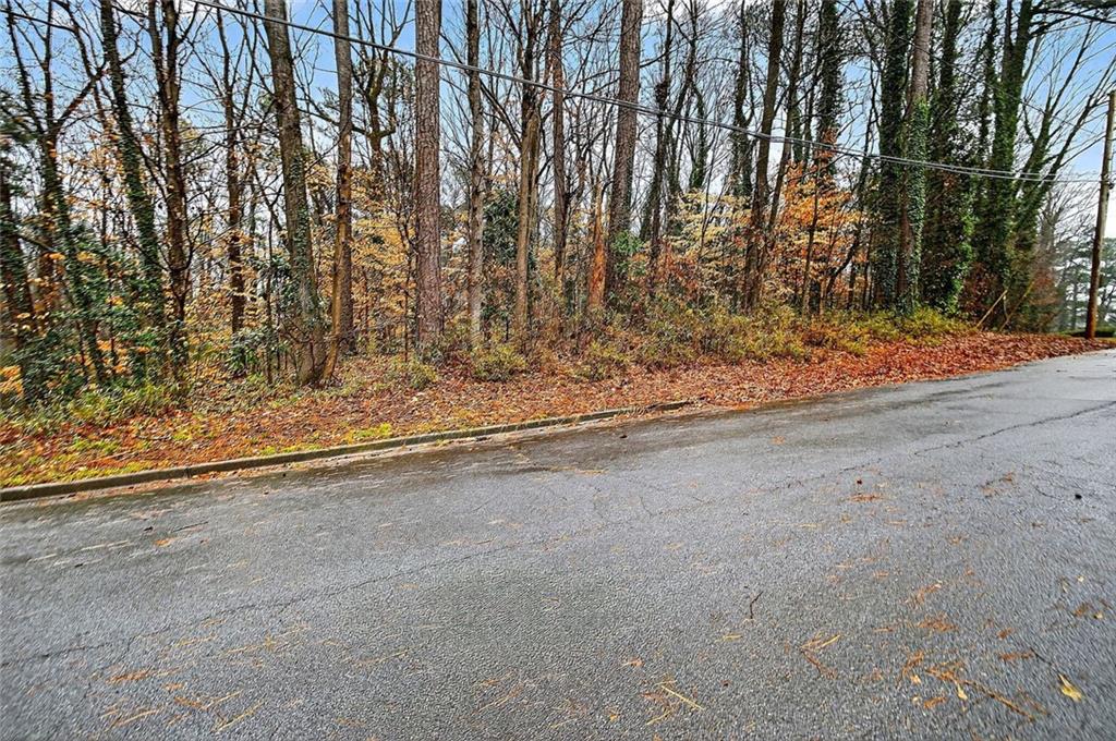 1 Glenview Drive Southwest Atlanta, GA 30331 - Photo 5 of 12